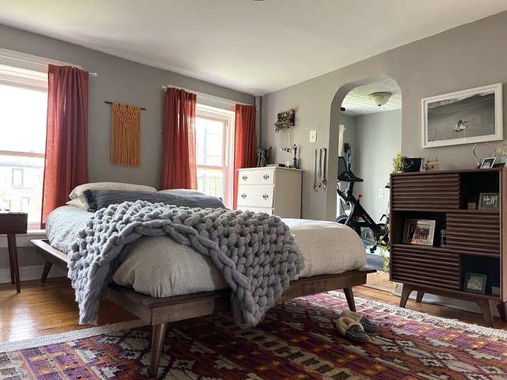 See Kiki's 570-Square-Foot Apartment in New York from the Small/Cool ...